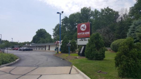 Отель Mentor Home Inn and Suites  Ментор